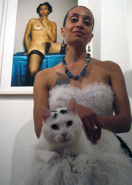 kobieta-bialy kot